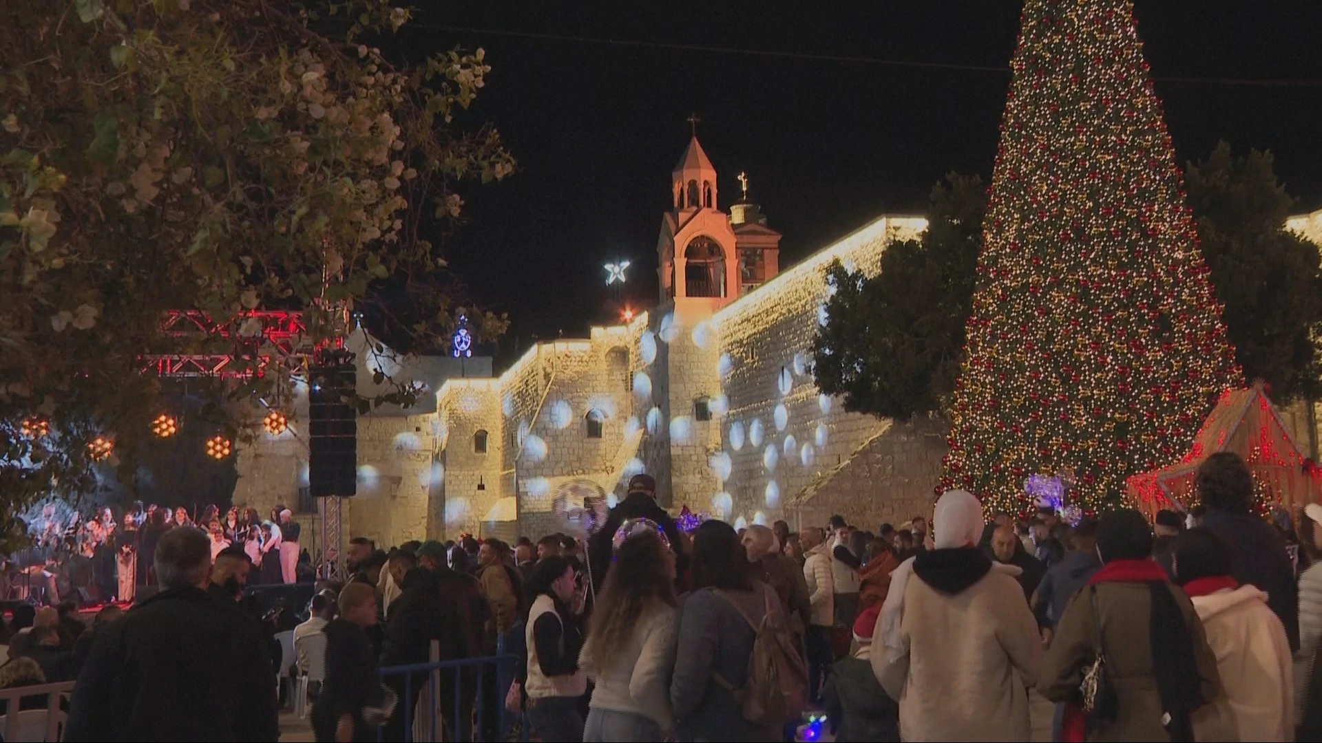Božić u svijetu: Poruke mira i radosti unatoč sukobima