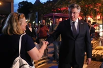 Premijer pozdravlja građane, Foto: Matija Habljak/PIXSELL