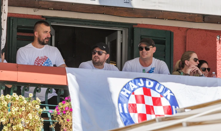 Navijači Hajduka uoči derbija
