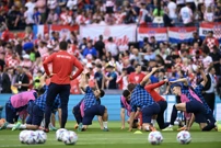 Zagrijavanje uoči Hrvatska - Španjolska, Foto: Luka Stanzl/PIXSELL
