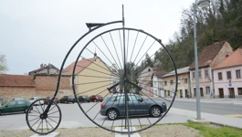 Maketa starinskog bicikla