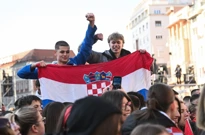 Navijači uoči dolaska rukometaša, Foto: Marko Lukunić/PIXSELL
