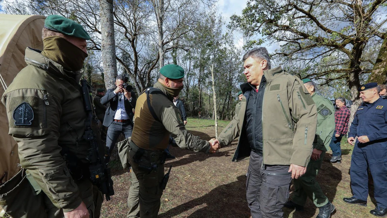 Milanović u obilasku granice, Foto: Robert Anic/PIXSELL