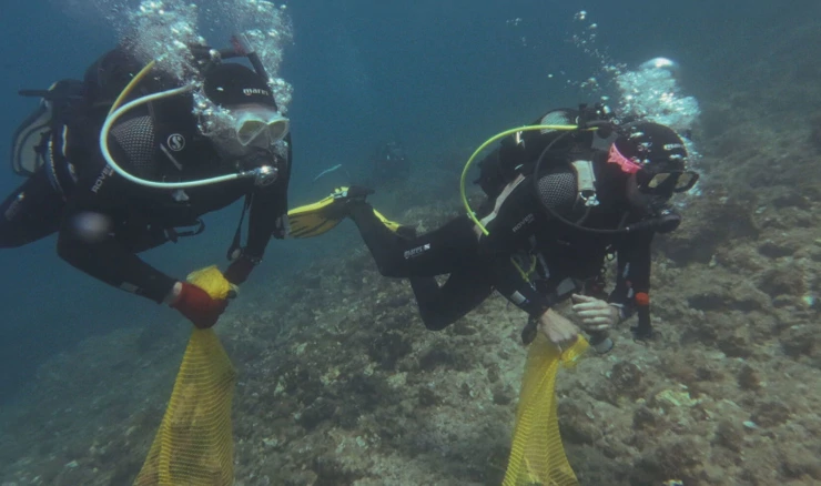 More skriva svoje tajne, ali i smeće