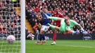 Liverpoolov Ryan Gravenberch zabija gol Evertonu