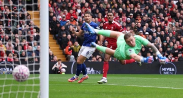 Liverpoolov Ryan Gravenberch zabija gol Evertonu