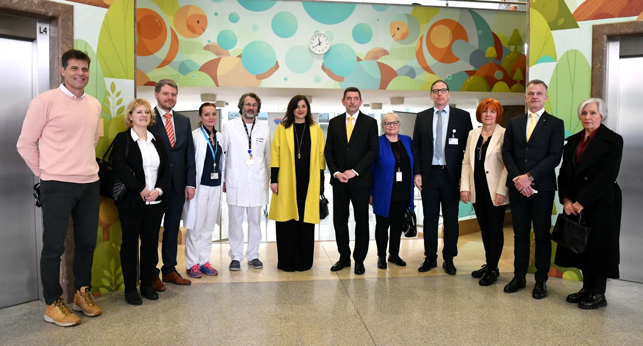 Musić Milanović i Musar posjetili pedijatrijsku kliniku