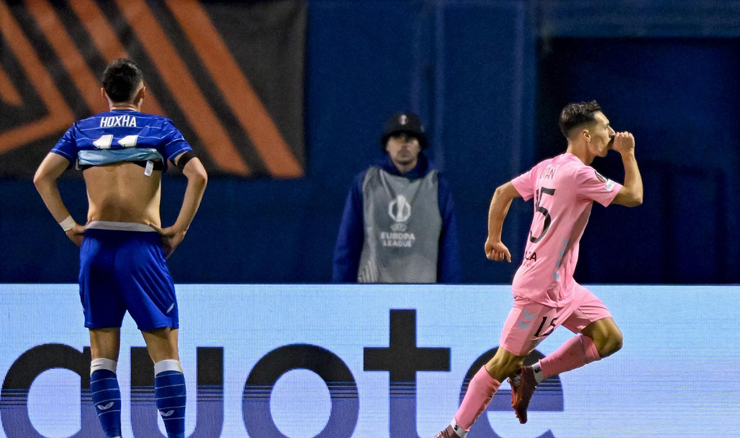 Arber Hoxha pokraj strijelca Pabla Durana