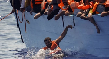 Brod s migrantima u blizini Lampeduse