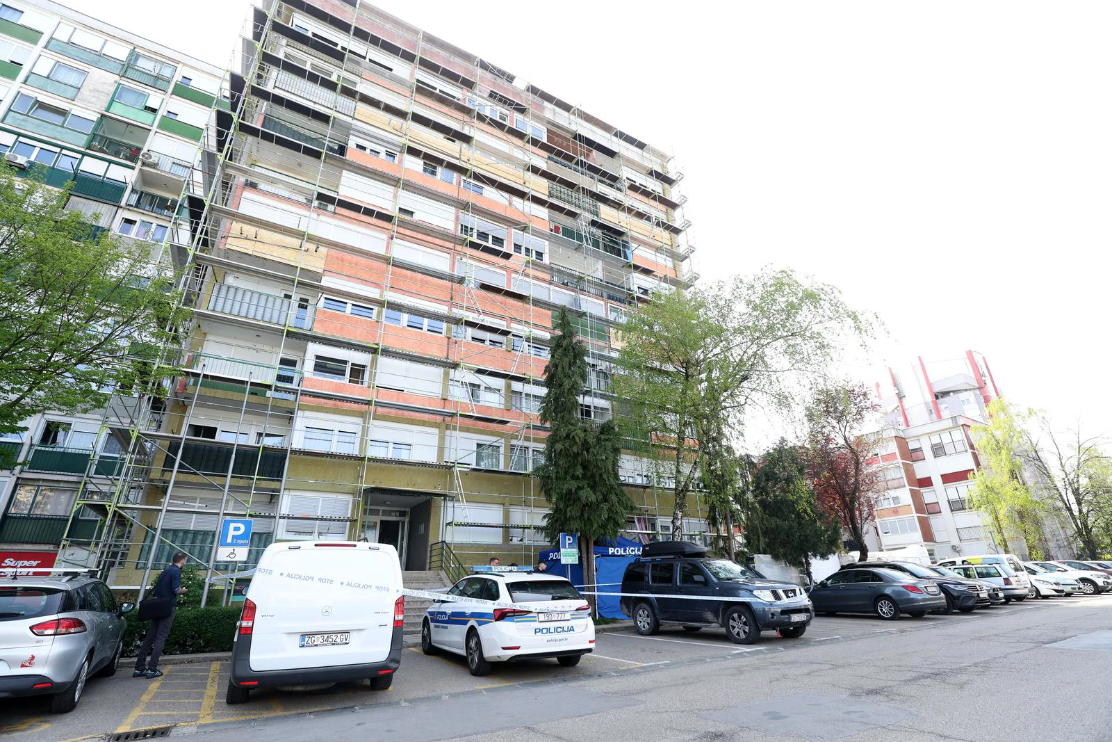 Policija sumnja da je majka ubila kćer pa si oduzela život