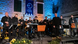 Tamburaški orkestar HRT-a, dirigent Siniša Leopold u Omišu 