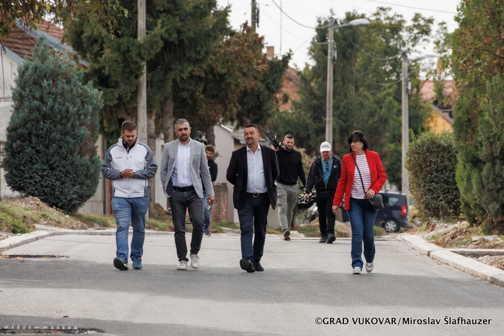 Gradonačelnik Marijan Pavliček u obilasku, Foto: Grad Vukovar/-