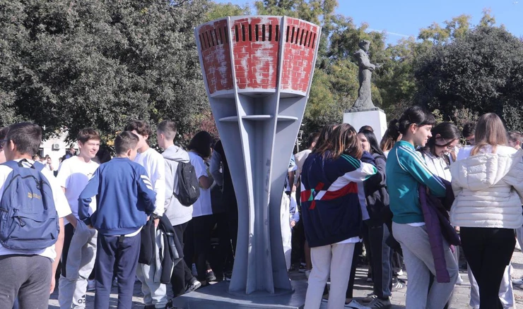 Maketa Vukovarskog vodotornja koju su izradili učenici, arhivska fotografija