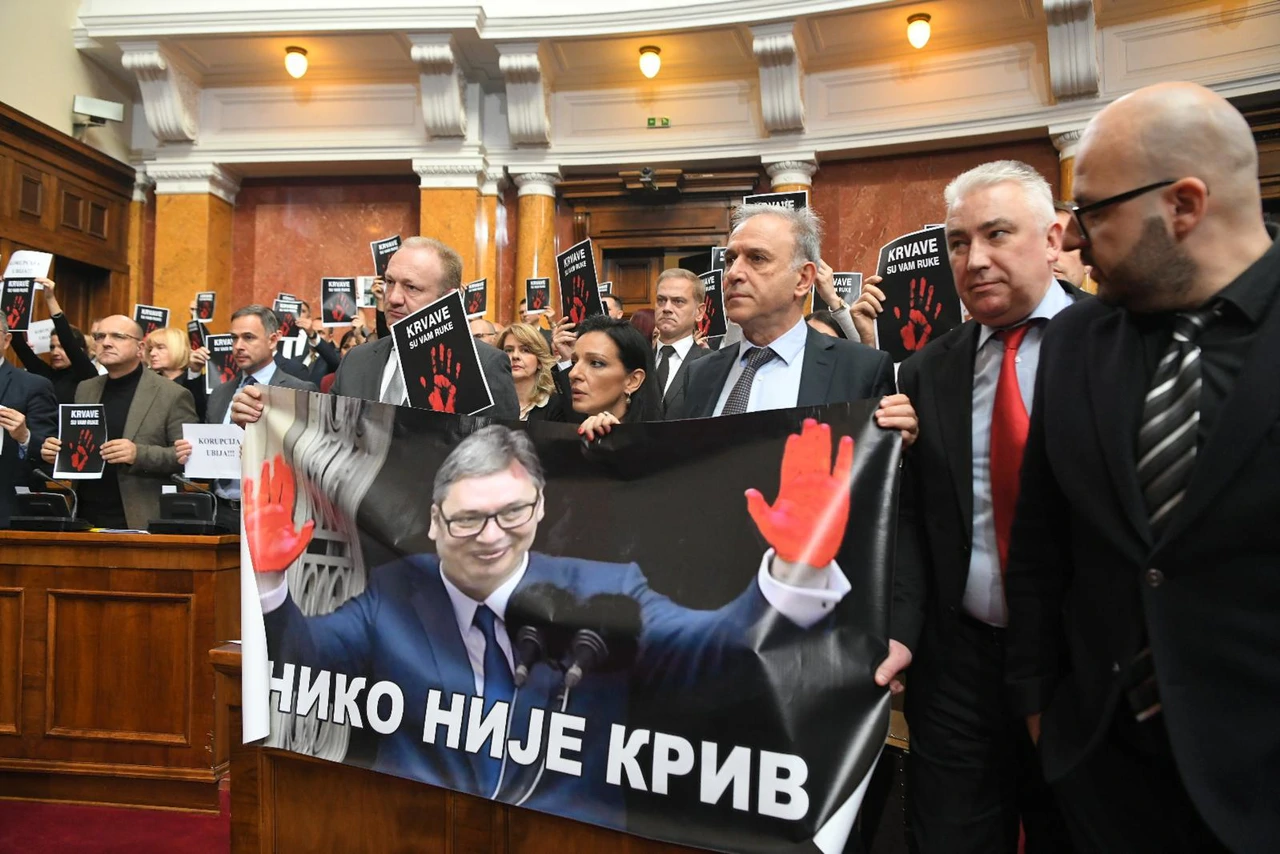 Kaos i tučnjava u srbijanskom parlamentu, prekinuta sjednica, Foto: R.Z. / ATAImages /PIXSELL