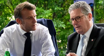 Emmanuel Macron i Keir Starmer