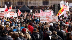 Nekoliko tisuća prosvjednika protiv novih COVID mjera
