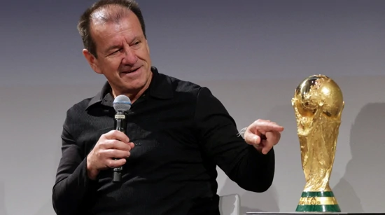 Legendarni Brazilac Dunga s Fifinim trofejem