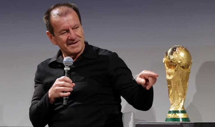 Legendarni Brazilac Dunga s Fifinim trofejem