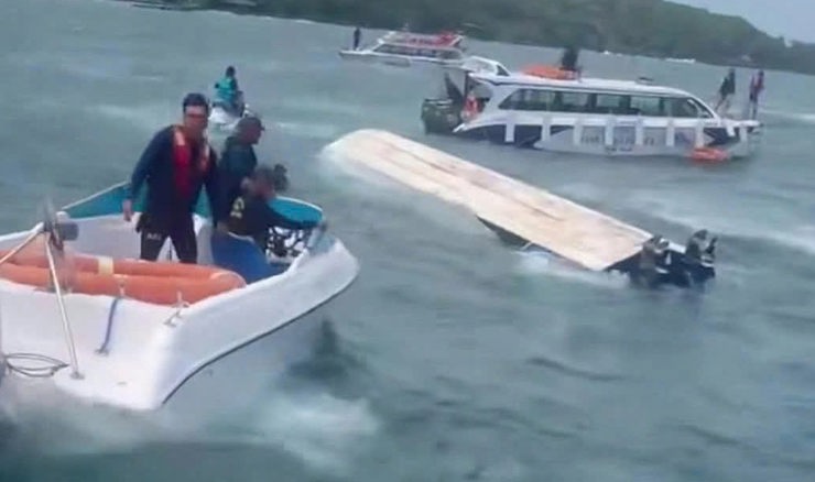 Petnaest poginulih u prevrtanju turističkog broda u Vijetnamu
