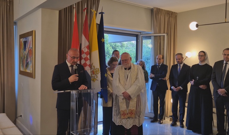 Grlić Radman s vatikanskim državnim tajnikom o važnosti jednakopravnosti u BiH