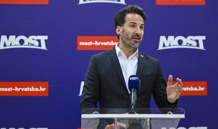 Miletić zbog plaže podigao kaznene prijave protiv Costabelle