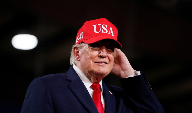 Trump: Osobe koji odaju informacije o vojnim operacijama trebalo bi strijeljati