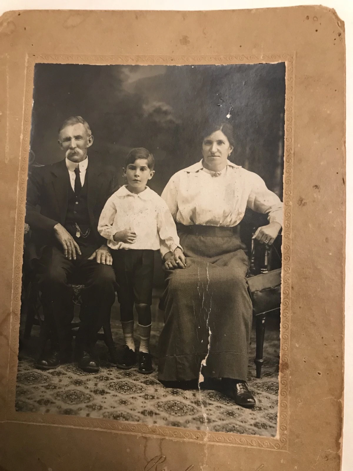 obitelj Kirigin; Josip između oca i majke