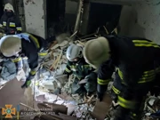 Napad na višestambenu zgradu u Bilhorod-Dnistrovskyju, Foto: State Emergency Services of Ukraine/Handout via REUTERS