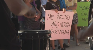 Prosvjed protiv prodaje zemljišta na poluotoku Osejava u Makarskoj