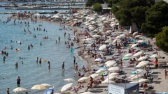  Plaže u Vodicama prepune su turista 