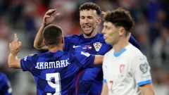Kramarić i Perišić slave