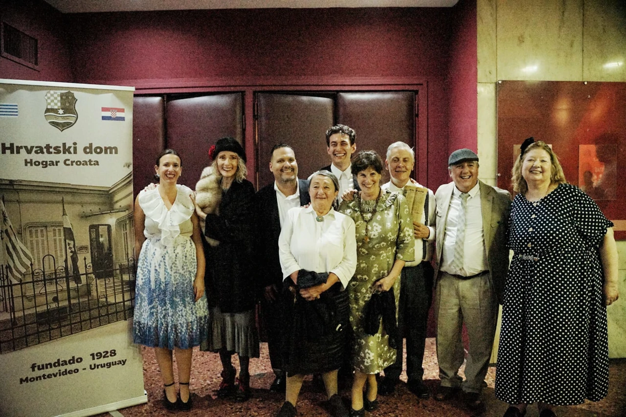 Grupo de teatro del Hogar Croata de Montevideo / Kazališna skupina iz Hrvatskog doma Montevideo, Foto: Hogar Croata de Montevideo / Hrvatski dom Montevideo//