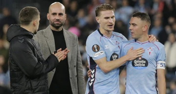 Carl Starfelt i Iago Aspas  