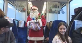 Vesela vožnja Tin–expressom: Djeca dočekala Djeda Božićnjaka