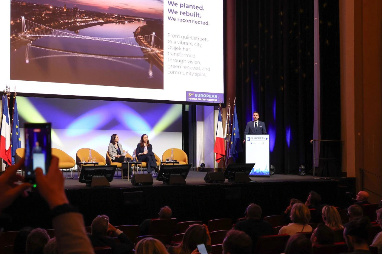 Gradonačelnik Radić na forumu u Parizu, Foto: Grad Osijek/Grad Osijek
