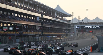 Prvi zavoj u posljednjoj utrci sezone