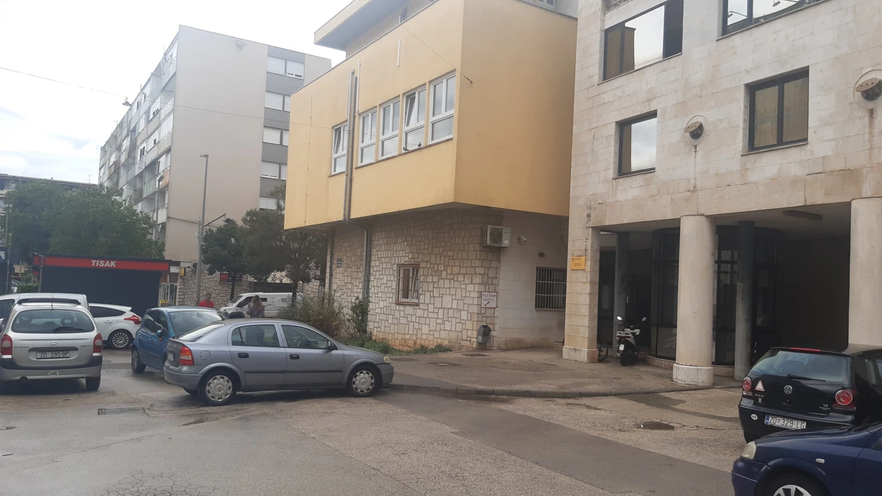 Dio županijskih odjela preseljen u zgradu pošte na Relji