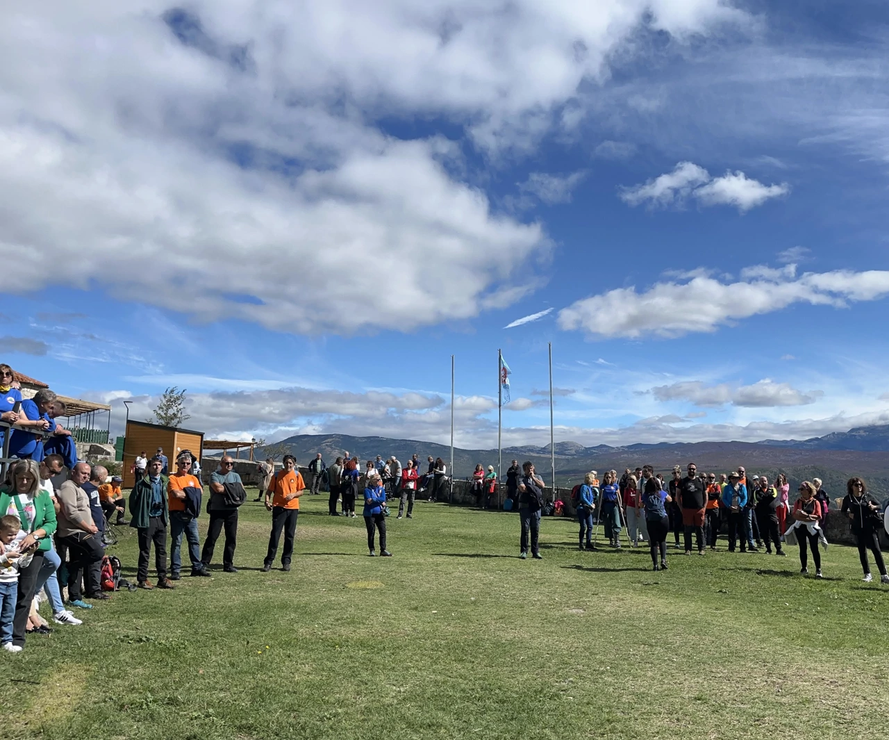 Na otvorenje Planinarske obilaznice Dinara stigli su planinari iz raznih krajeva Hrvatske