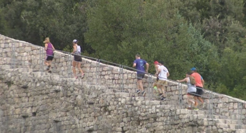 Trčalo se stonskim zidinama