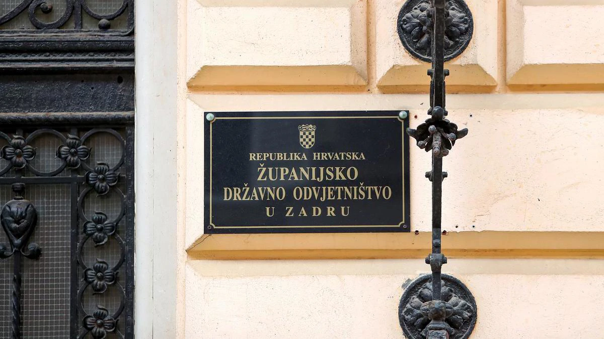 Privedena voditeljica odjela u Zadru, primila mito za građevinsku dozvolu