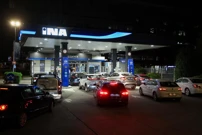 Zagreb: Gužve na benzskim postajama zbog najavljenog poskupljenja  , Foto: Matija Habljak/PIXSELL