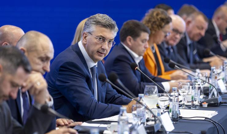 Plenković: Za Slavoniju ugovoreno 5,5 milijardi eura