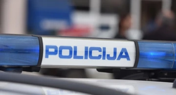 Oznaka na službenim vozilima policije 