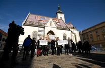 Prosvjed bivših radnica šibenske tvrtke Revija, Foto: Marko Lukunic/PIXSELL