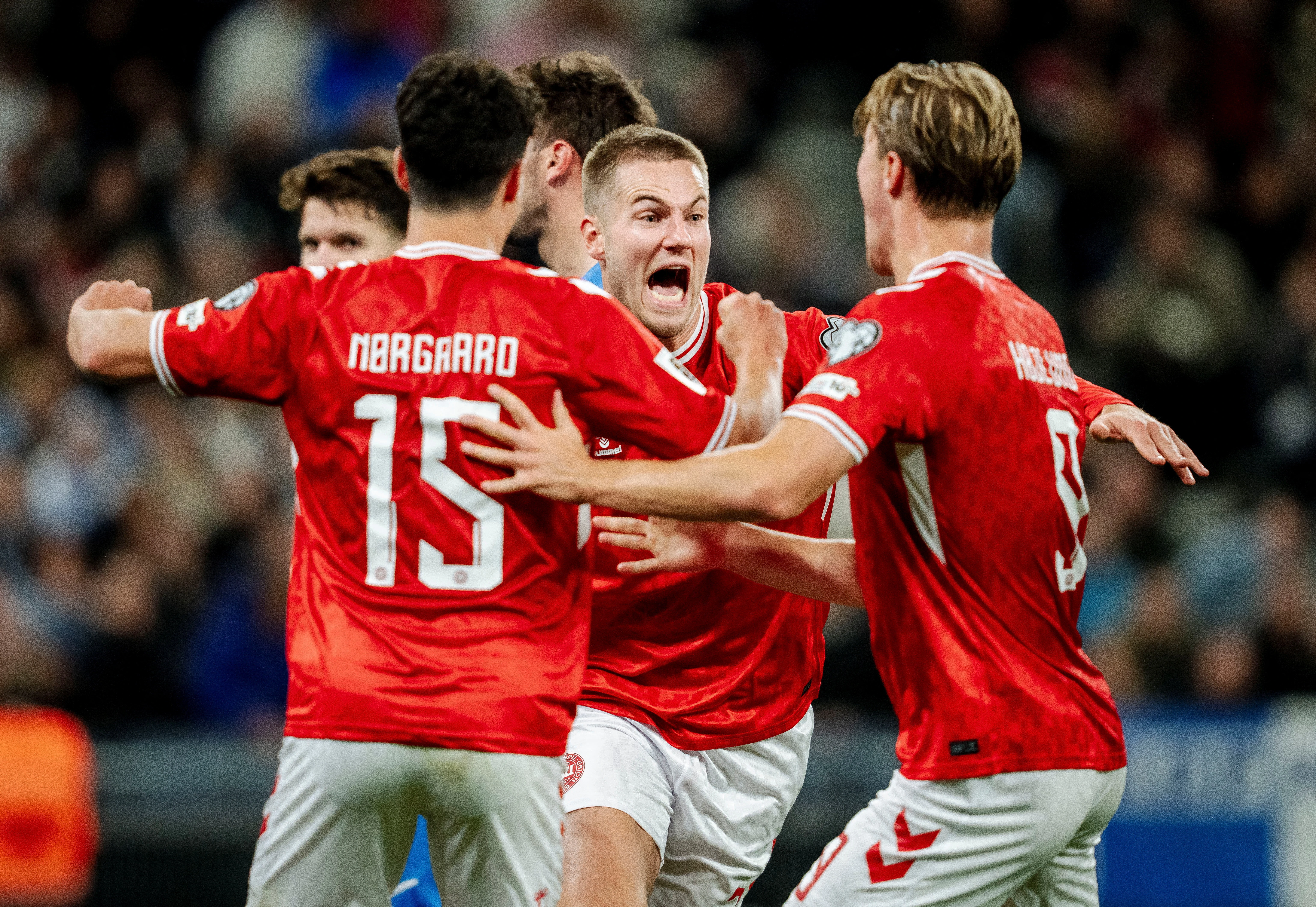 Danska i Škotska nastavljaju međusobnu utrku