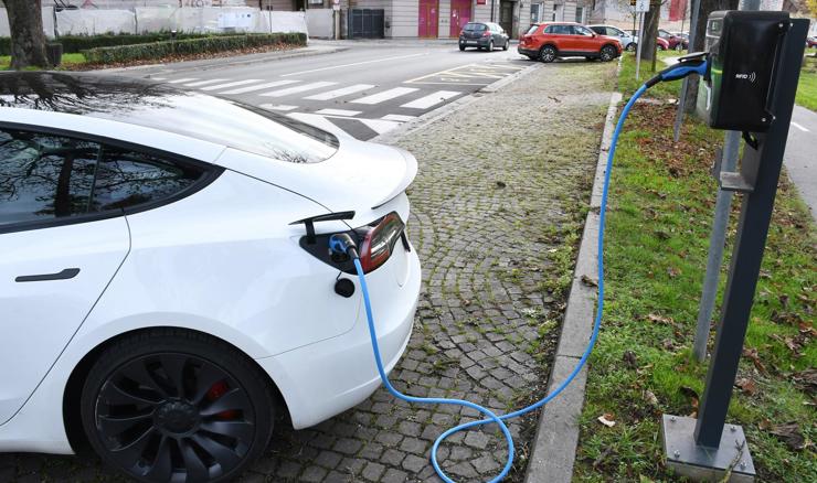 Vozimo EKOnomično: Najesen novo sufinanciranje energetski učinkovitih vozila