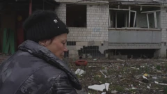 "Moja djeca su ispod ruševina 36 dana", ispričala je novinarima Marija Vasilenko, stanovnica Borodjanke