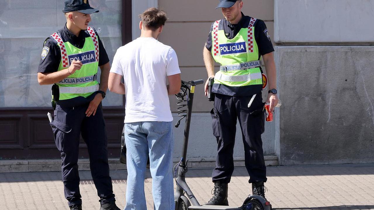 Polizei beschlagnahmt illegal betriebene E-Scooter 8 pxl 210725 135771715 20250821132957