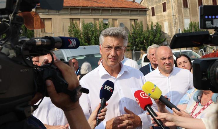 Plenković o otpadu u Gospiću, cijenama goriva i povećanju mirovina