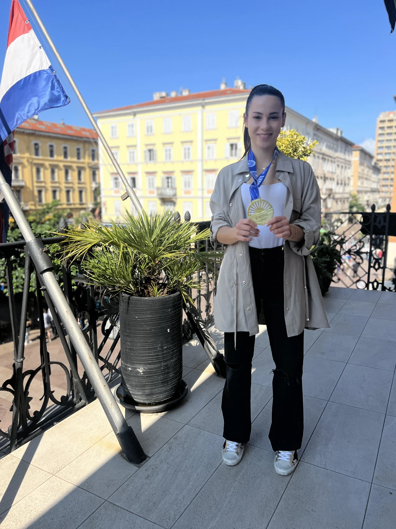Ema Sgardelli na balkonu Radio Rijeke